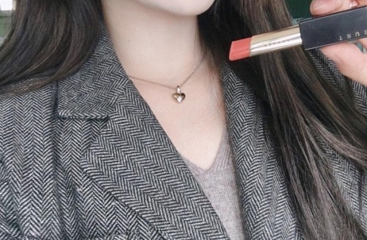 韓妝熱夯TAG】直接克服選色障礙！零色差「#真實唇膏」，超平價爆買不