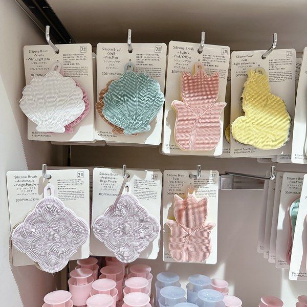 THREEPPY必買5.可愛矽膠造型清潔刷