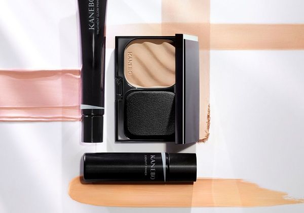 KANEBO 清透凝潤粉餅