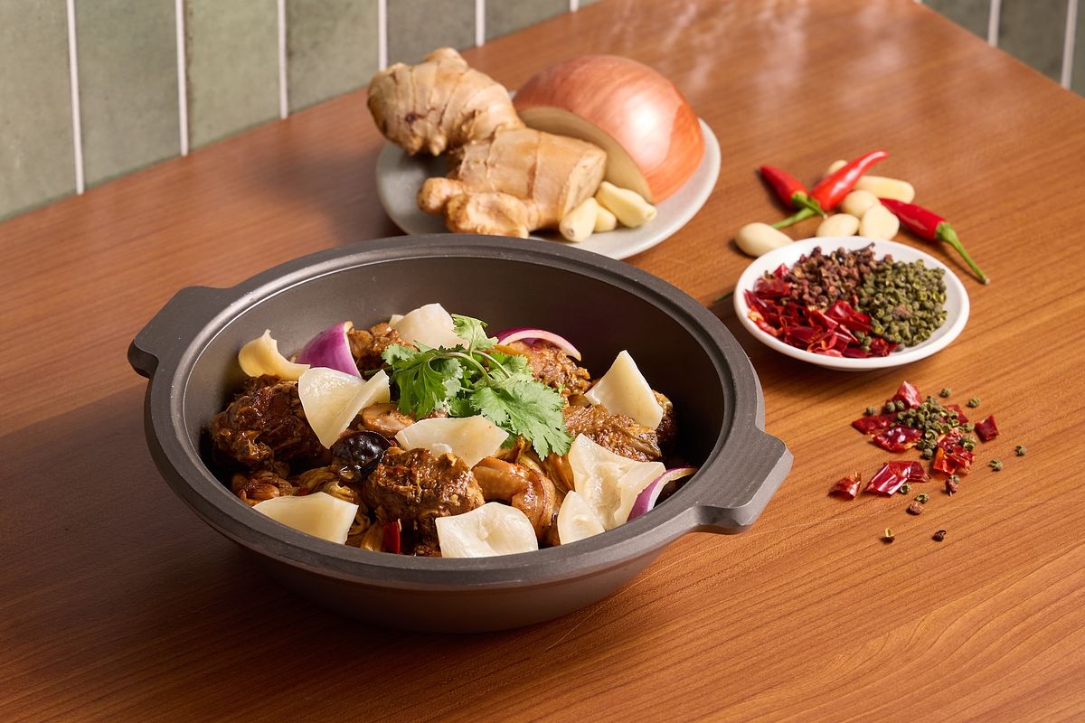 麻辣花膠雞煲 NT$2,280