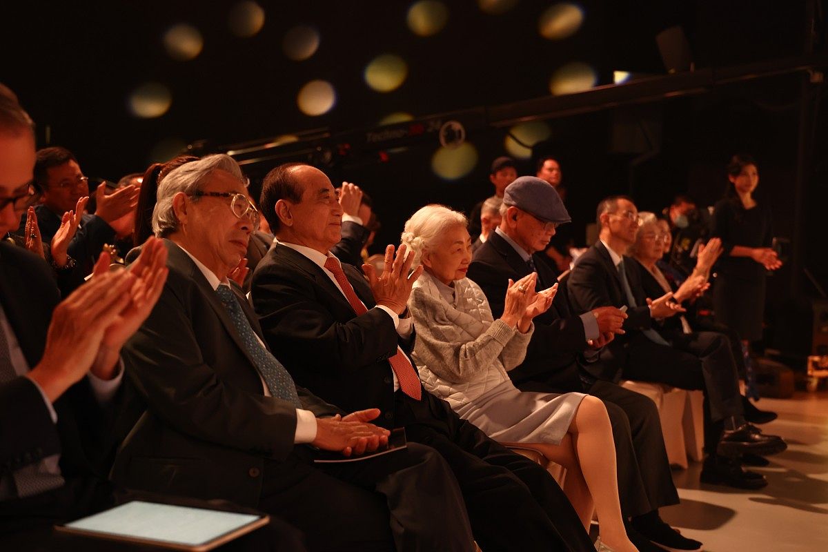 第20屆·2025愛心獎邁入第二十個年頭。二十年光陰，愛心獎始終以善為名，記錄着人性的光輝。