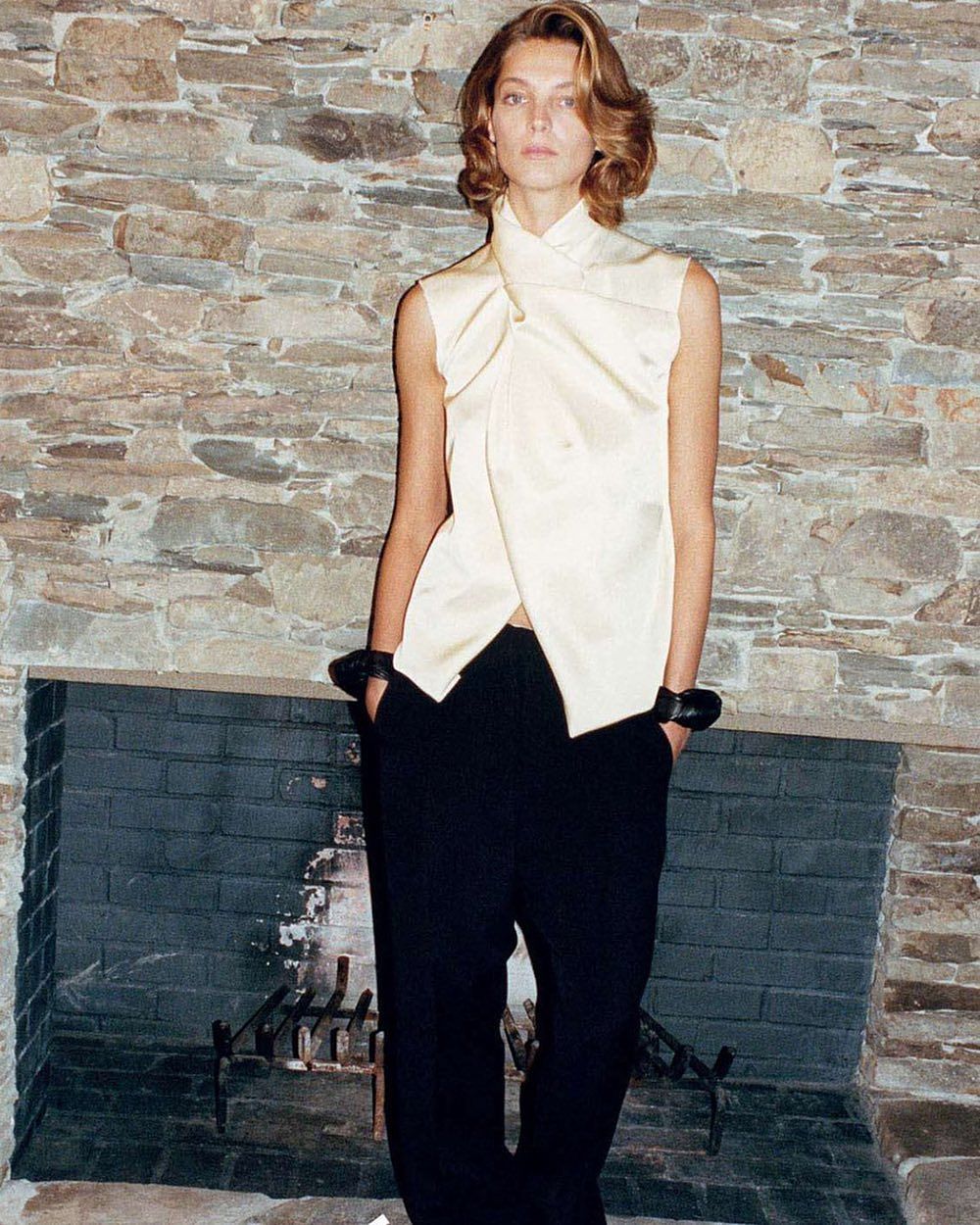 Celine前創意總監Phoebe Philo回歸!極簡時尚教母首波個人系列5件必知事,一上架就秒殺