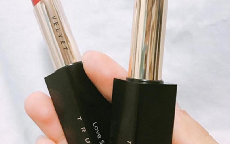 韓妝熱夯TAG】直接克服選色障礙！零色差「#真實唇膏」，超平價爆買不