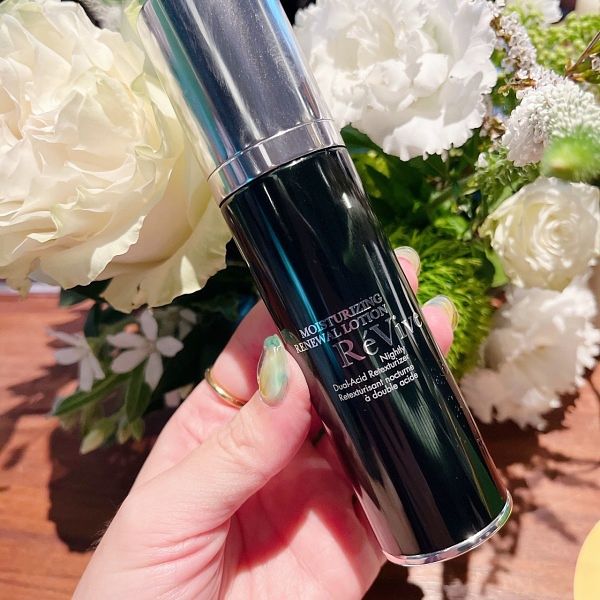 RéVive 光采再生活膚乳液