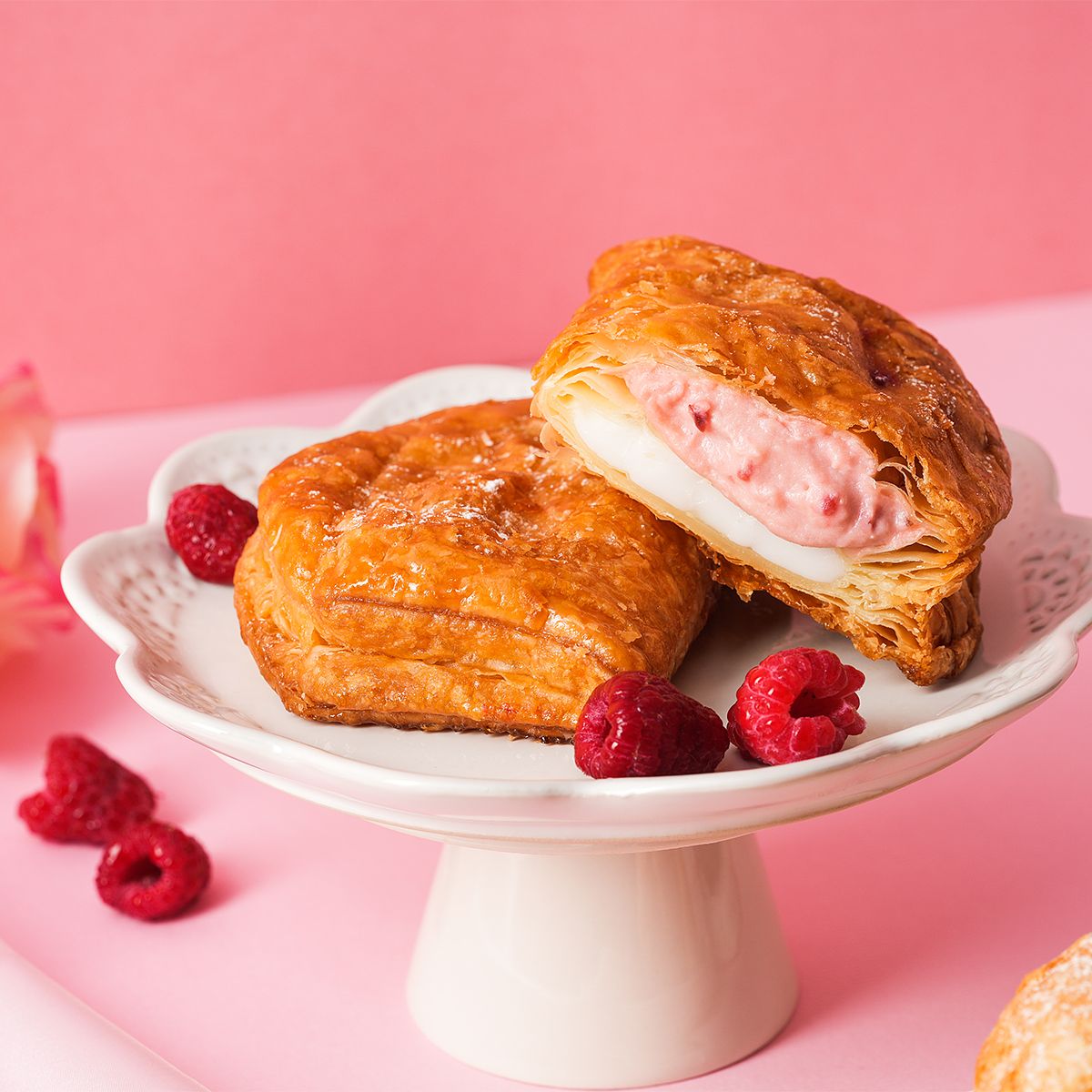 beard papa's 5月全新推出限定派皮「QQ麻糬派」(90元/顆，限定門市販售)。